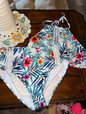 Time and Tru White Tropical Floral High-Neck Bikini Set